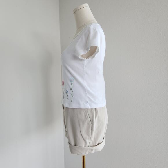 Y2K In Charge White Embroidered Floral Cropped V-Neck T-Shirt Short Sleeve XS - Picture 5 of 7